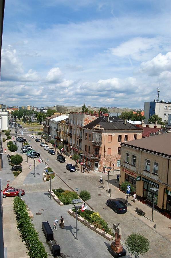 Family & Business Sauna Apartments Rynek Centrum Downtown - 2 Bedroom With Private Sauna, Balcony, Parking Kielce Bagian luar foto