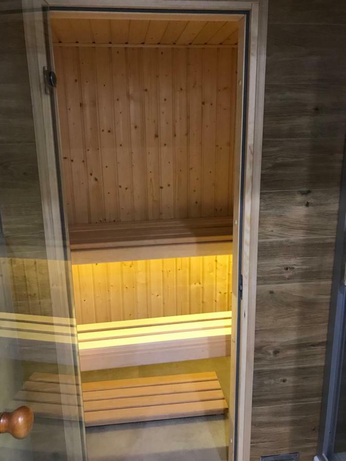 Family & Business Sauna Apartments Rynek Centrum Downtown - 2 Bedroom With Private Sauna, Balcony, Parking Kielce Bagian luar foto