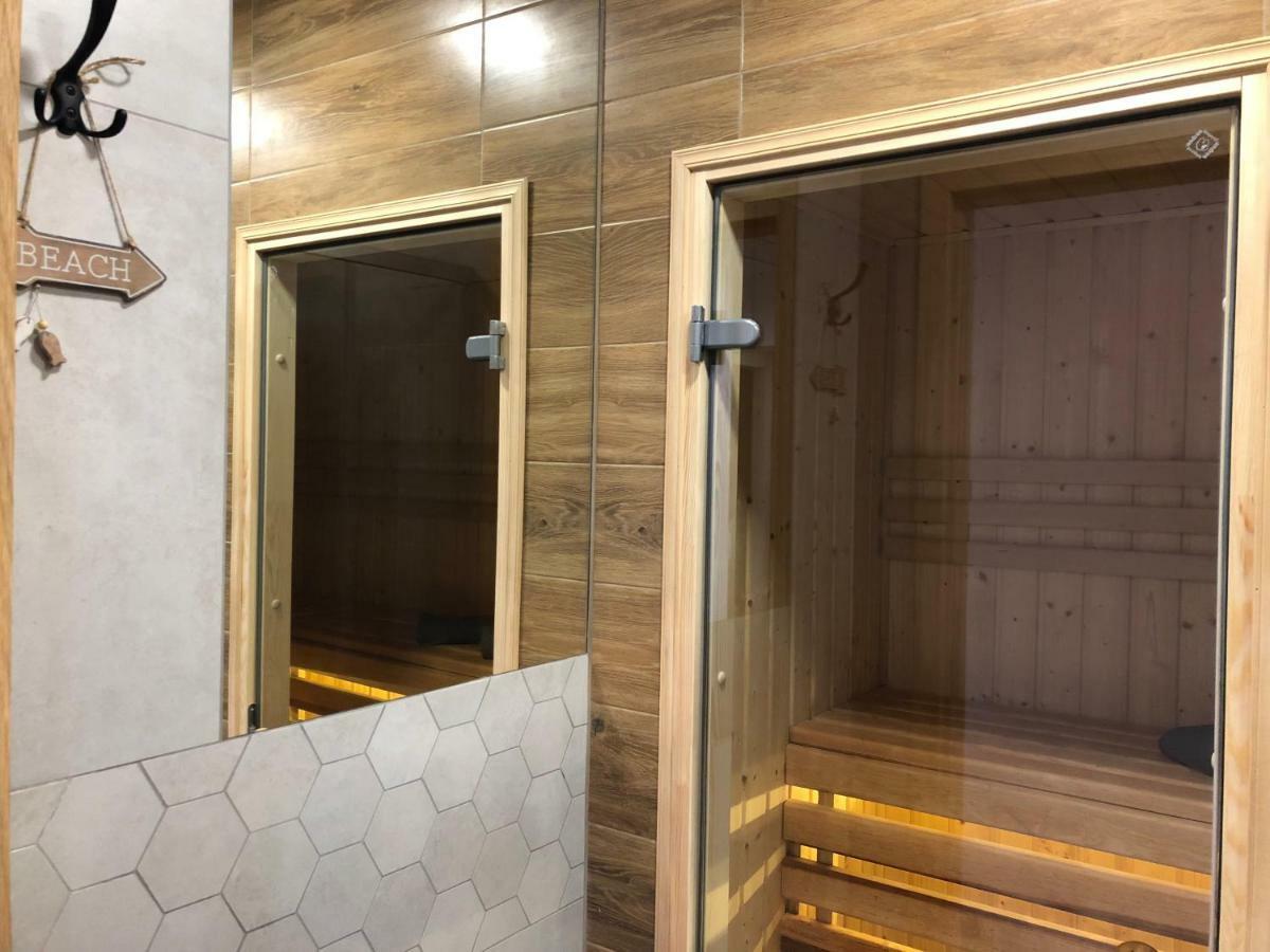 Family & Business Sauna Apartments Rynek Centrum Downtown - 2 Bedroom With Private Sauna, Balcony, Parking Kielce Bagian luar foto