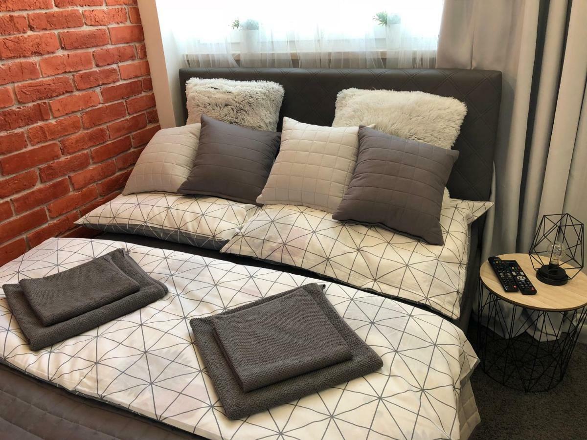 Family & Business Sauna Apartments Rynek Centrum Downtown - 2 Bedroom With Private Sauna, Balcony, Parking Kielce Bagian luar foto