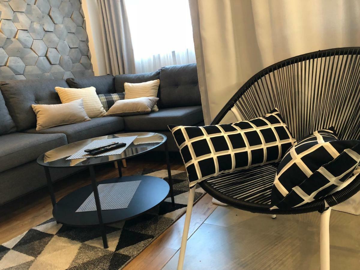 Family & Business Sauna Apartments Rynek Centrum Downtown - 2 Bedroom With Private Sauna, Balcony, Parking Kielce Bagian luar foto