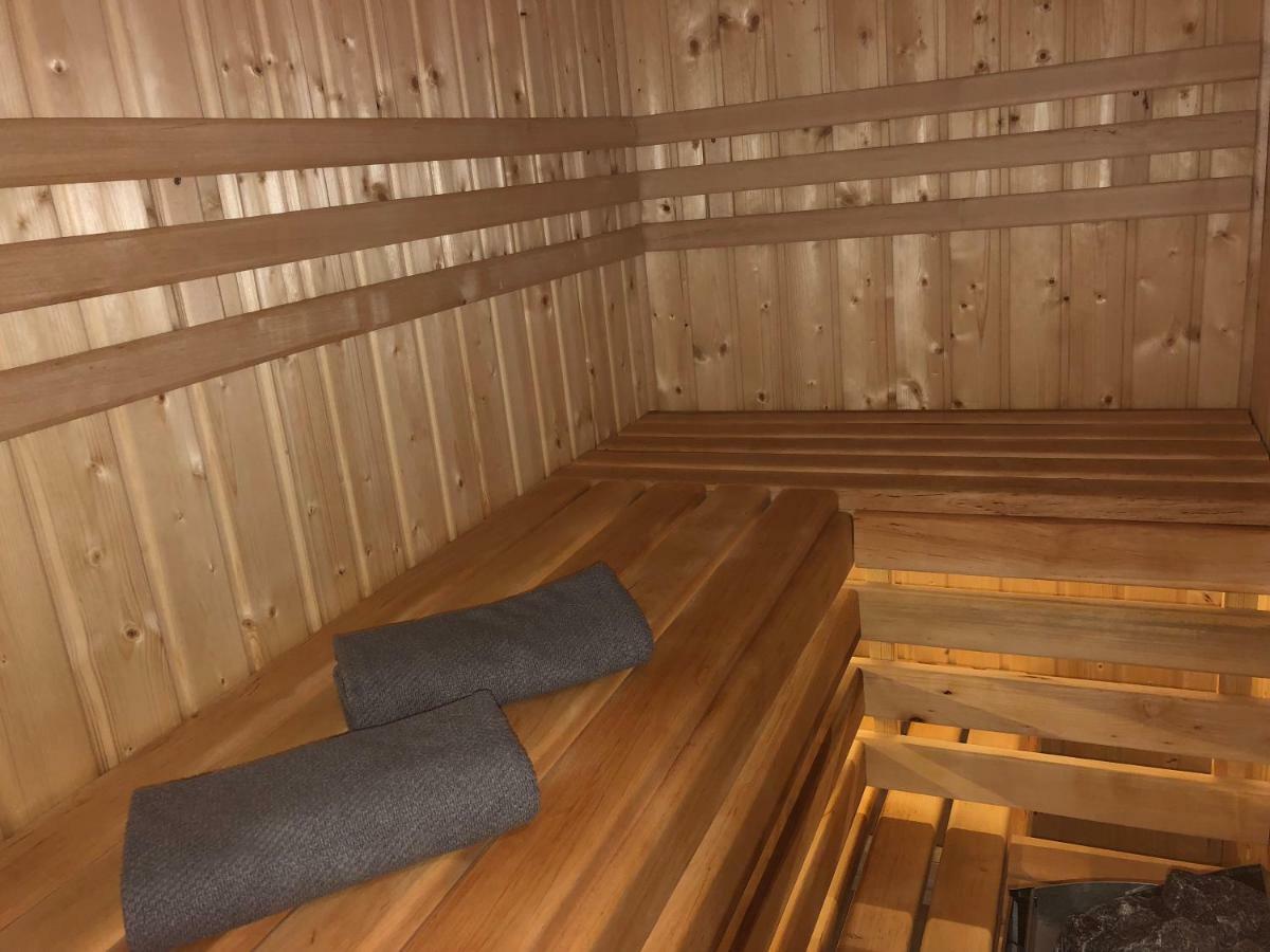 Family & Business Sauna Apartments Rynek Centrum Downtown - 2 Bedroom With Private Sauna, Balcony, Parking Kielce Bagian luar foto