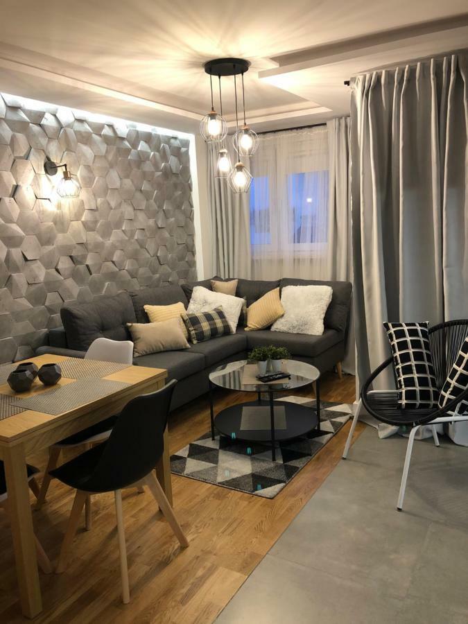 Family & Business Sauna Apartments Rynek Centrum Downtown - 2 Bedroom With Private Sauna, Balcony, Parking Kielce Bagian luar foto